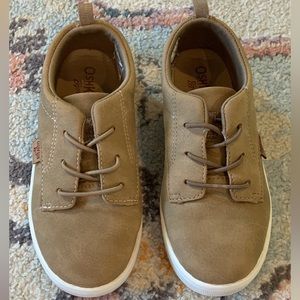 Boys size 13 Oshkosh Sneakers